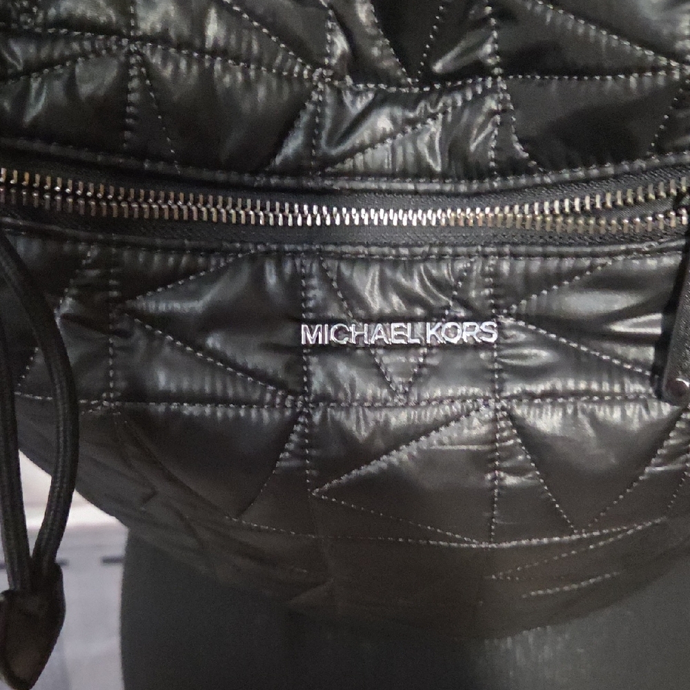 Michael Kors Black Quilted Interior Tote - Picture 6 of 12
